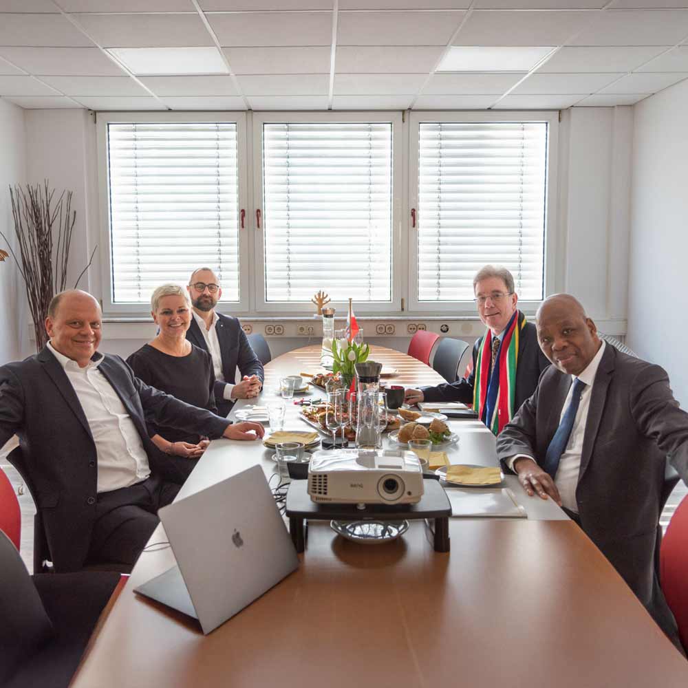 Südafrikanischer Botschafter besucht MAXX SOLAR & ENERGIE